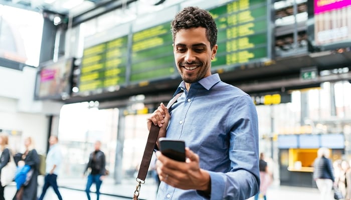 using mobile phone during travel